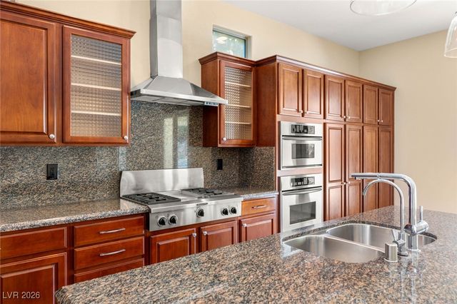 17 Morninglow Pass, Henderson, NV 89052