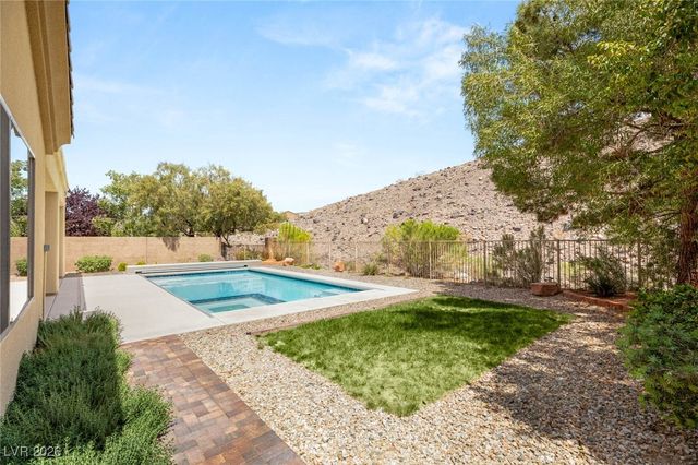 17 Morninglow Pass, Henderson, NV 89052