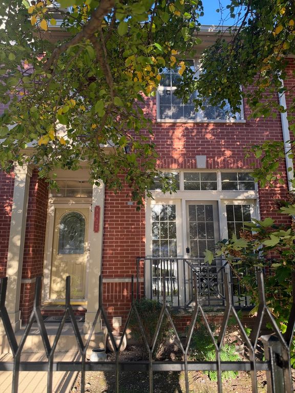 8437 Callie Avenue, Morton Grove, IL 60053