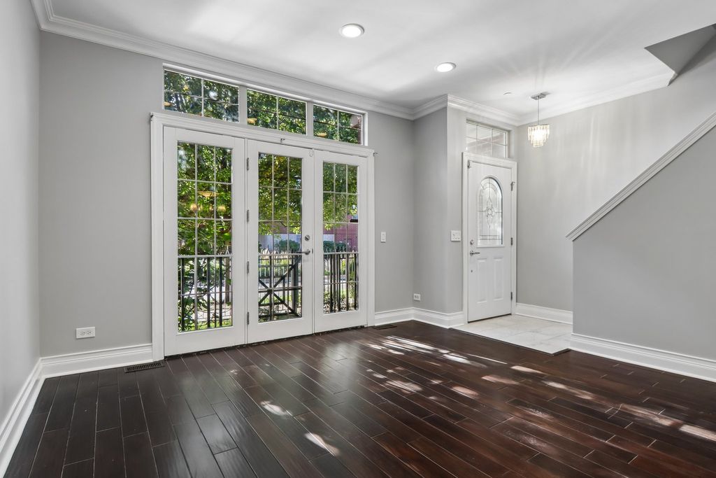 8437 Callie Avenue, Morton Grove, IL 60053 — photo 3