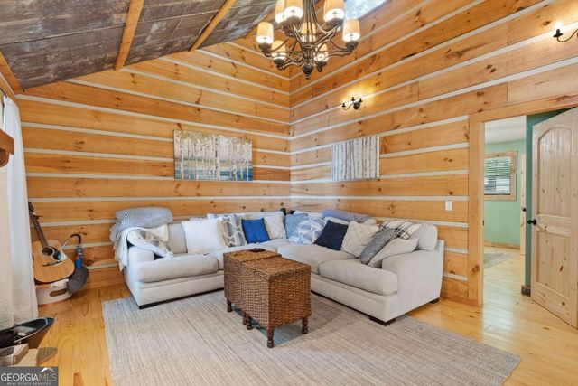 176 Crooked Creek Bay Road, Eatonton, GA 31024