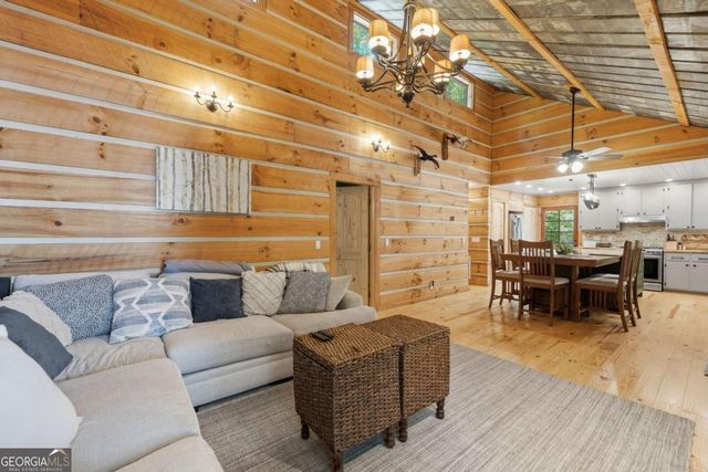 176 Crooked Creek Bay Road, Eatonton, GA 31024