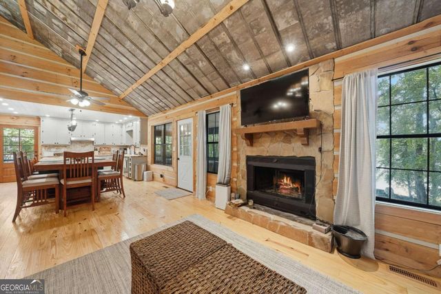176 Crooked Creek Bay Road, Eatonton, GA 31024
