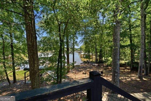 176 Crooked Creek Bay Road, Eatonton, GA 31024