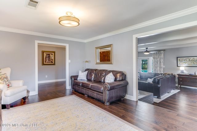 42 Cambridge Avenue, Gulfport, MS 39507