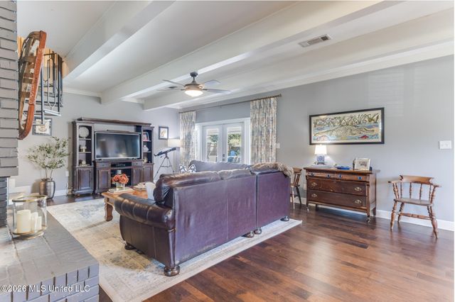 42 Cambridge Avenue, Gulfport, MS 39507