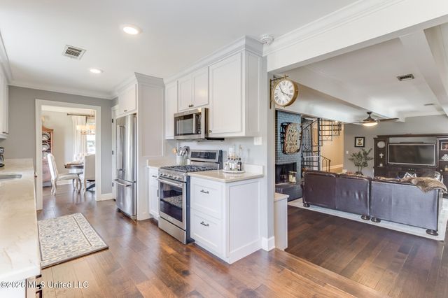 42 Cambridge Avenue, Gulfport, MS 39507