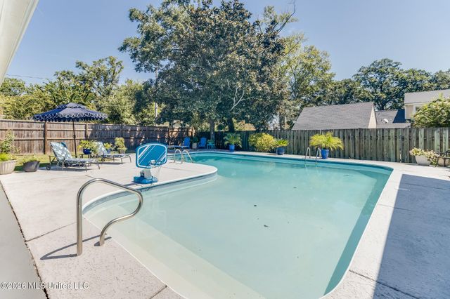 42 Cambridge Avenue, Gulfport, MS 39507