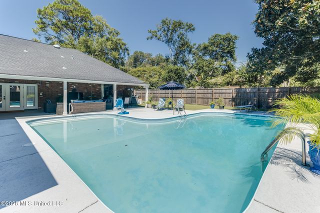 42 Cambridge Avenue, Gulfport, MS 39507