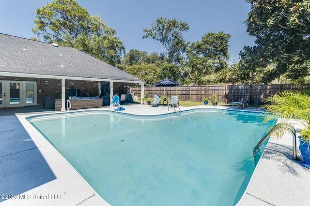 42 Cambridge Avenue, Gulfport, MS 39507