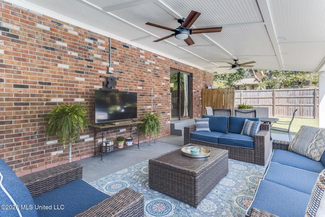 42 Cambridge Avenue, Gulfport, MS 39507