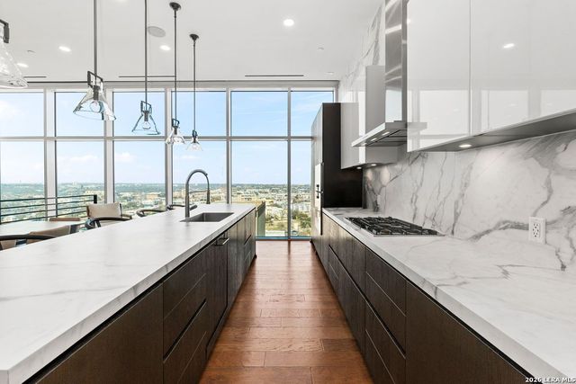 123 Lexington Ave Apt 1803, San Antonio, TX 78205