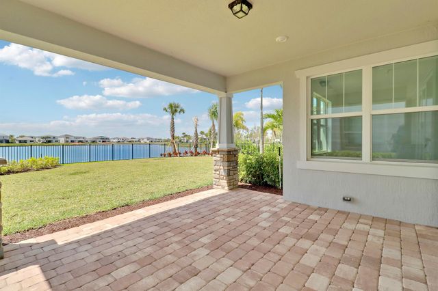 10362 Northbrook Circle, Palm Beach Gardens, FL 33412