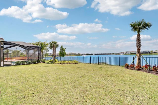 10362 Northbrook Circle, Palm Beach Gardens, FL 33412