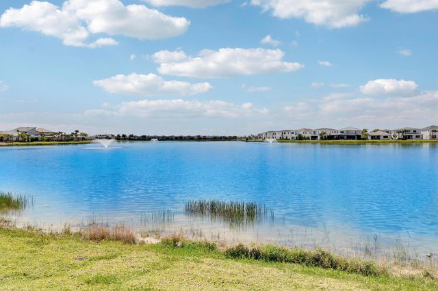 10362 Northbrook Circle, Palm Beach Gardens, FL 33412