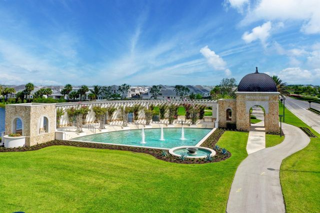 10362 Northbrook Circle, Palm Beach Gardens, FL 33412