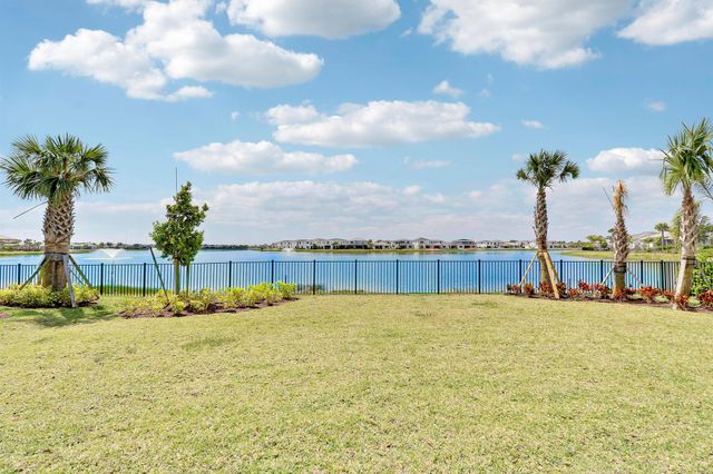 10362 Northbrook Circle, Palm Beach Gardens, FL 33412