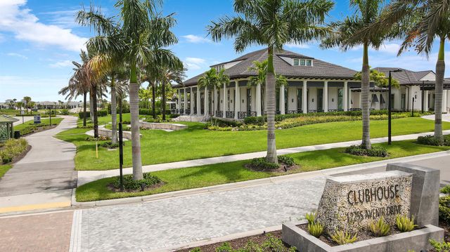 10362 Northbrook Circle, Palm Beach Gardens, FL 33412