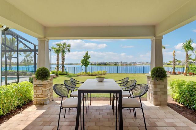 10362 Northbrook Circle, Palm Beach Gardens, FL 33412