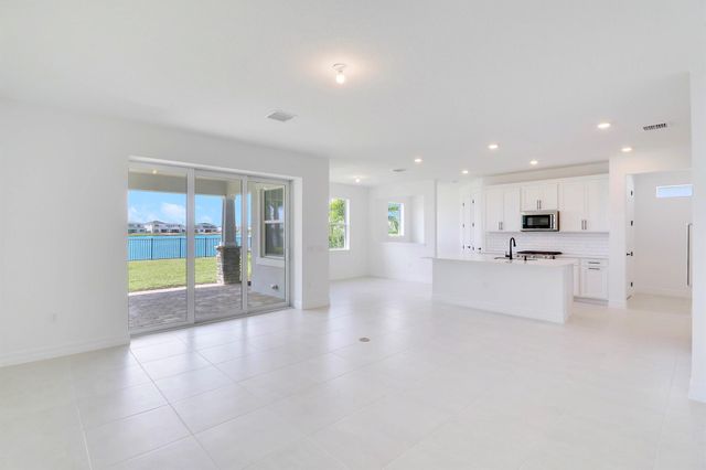 10362 Northbrook Circle, Palm Beach Gardens, FL 33412