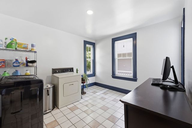 585 Armory St, Springfield, MA 01104