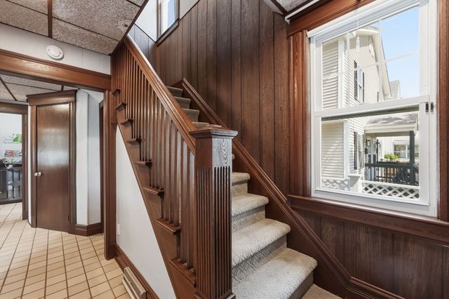 585 Armory St, Springfield, MA 01104