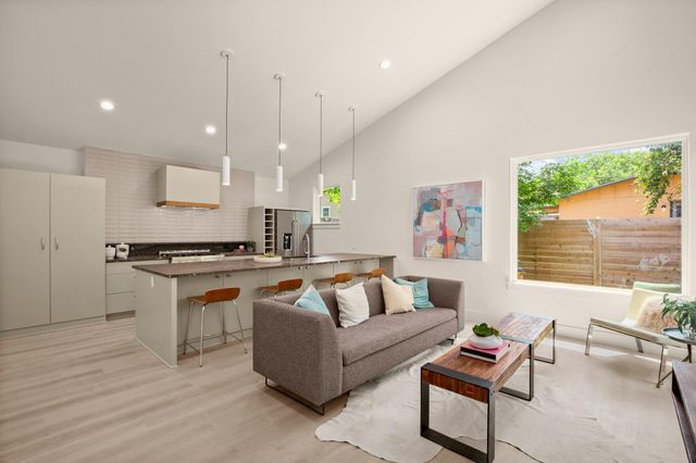 3003 Ray Wood DR 2, Austin, TX 78704