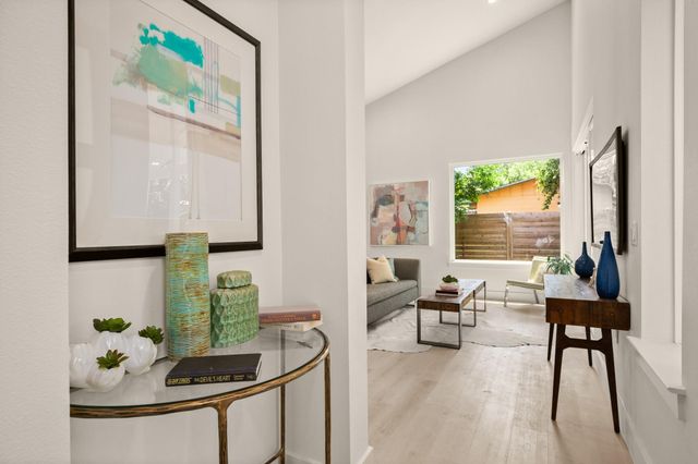 3003 Ray Wood DR 2, Austin, TX 78704