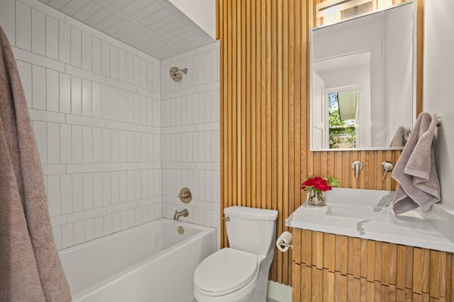 3003 Ray Wood DR 2, Austin, TX 78704