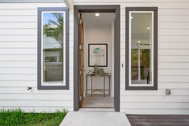 3003 Ray Wood DR 2, Austin, TX 78704