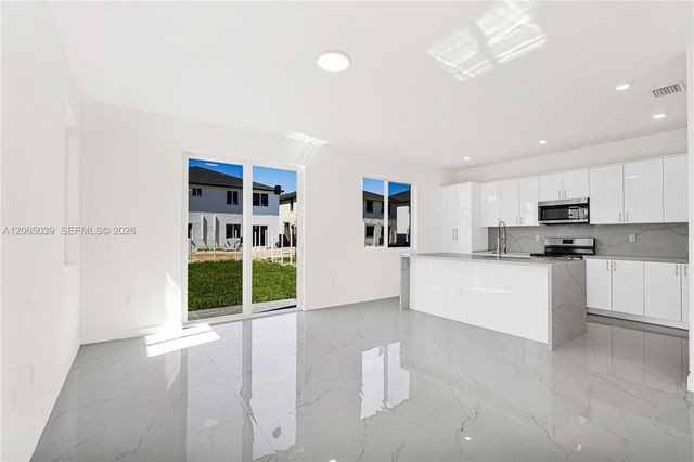 22555 SW 125th Ave, Miami, FL 33170