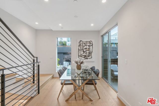 855 N Detroit Street, Los Angeles, CA 90046