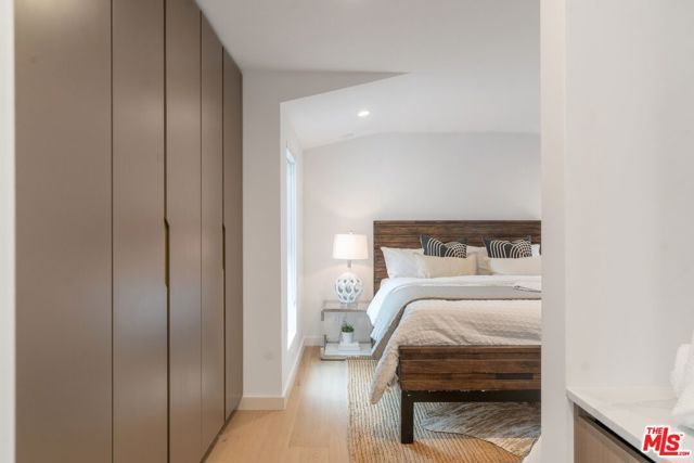 855 N Detroit Street, Los Angeles, CA 90046