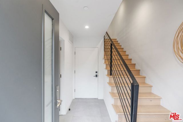 855 N Detroit Street, Los Angeles, CA 90046