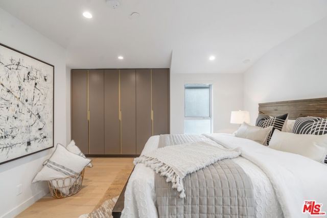 855 N Detroit Street, Los Angeles, CA 90046