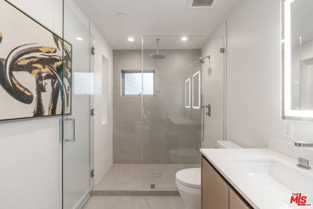 855 N Detroit Street, Los Angeles, CA 90046