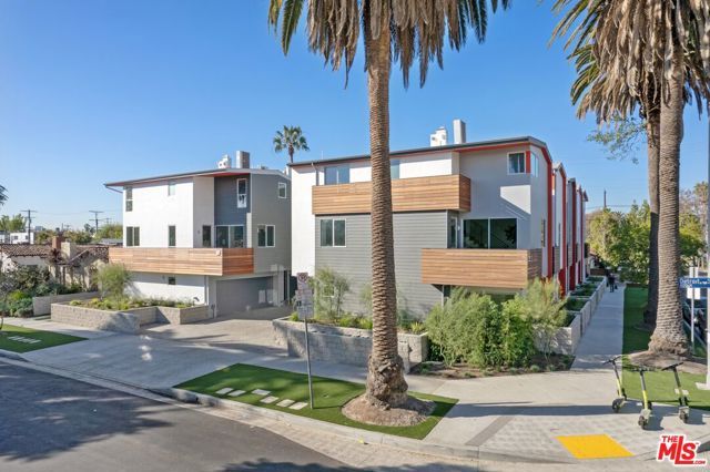 855 N Detroit Street, Los Angeles, CA 90046