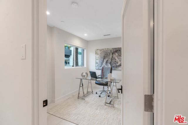 855 N Detroit Street, Los Angeles, CA 90046