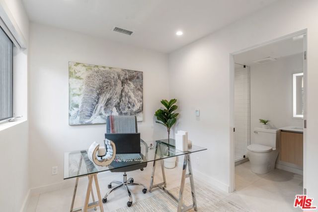 855 N Detroit Street, Los Angeles, CA 90046