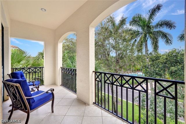 2830 Tiburon BLVD E 103, Naples, FL 34109