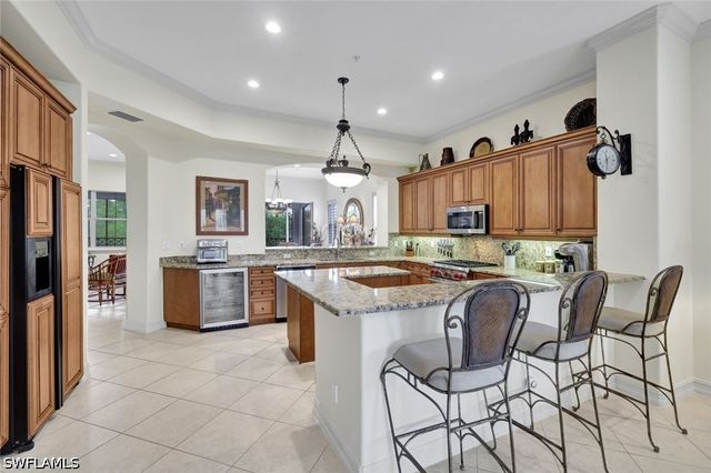 2830 Tiburon BLVD E 103, Naples, FL 34109