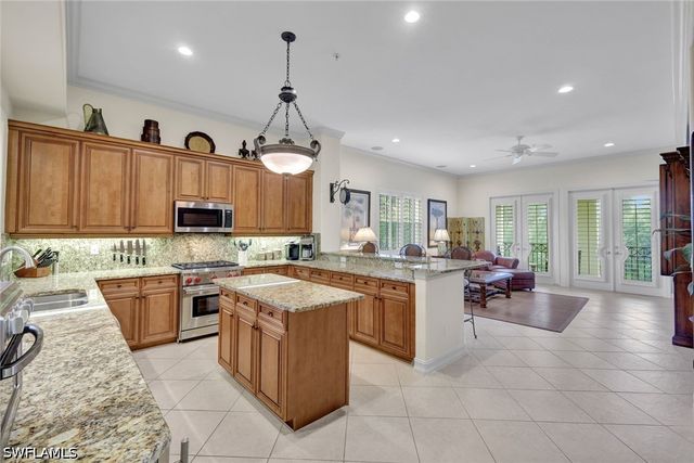 2830 Tiburon BLVD E 103, Naples, FL 34109