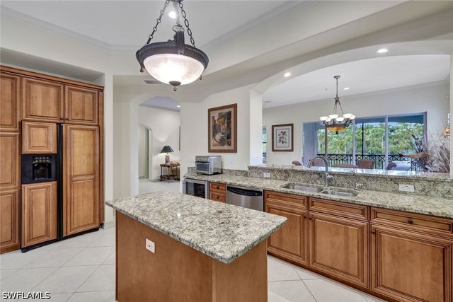 2830 Tiburon BLVD E 103, Naples, FL 34109
