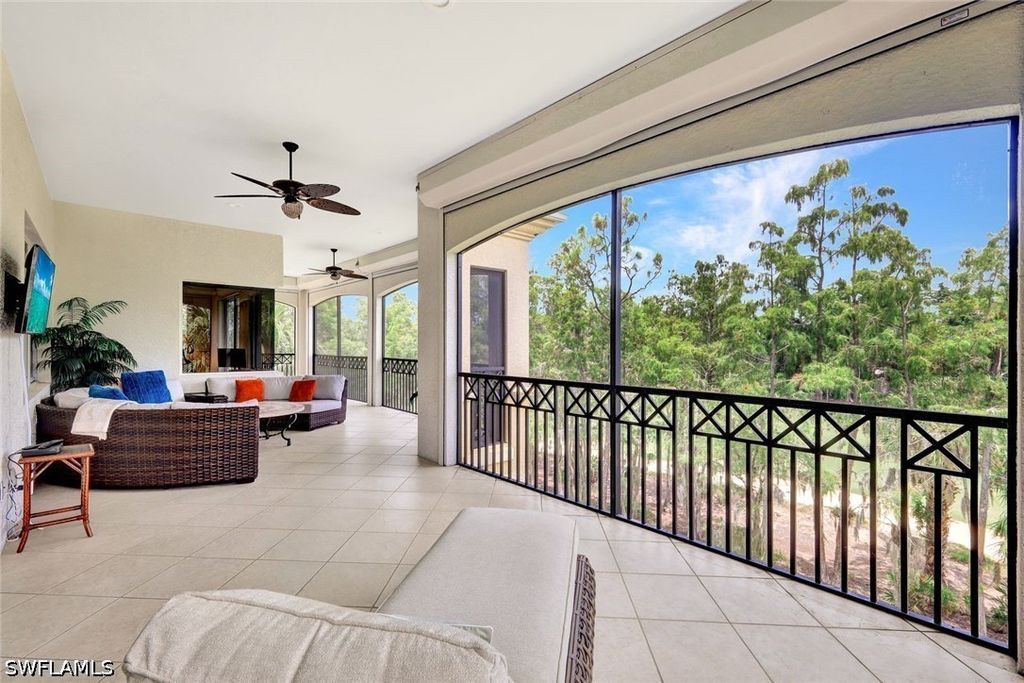 2830 Tiburon BLVD E 103, Naples, FL 34109