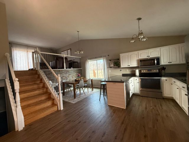 1271 Stone Ridge Road, Sauk Rapids, MN 56379