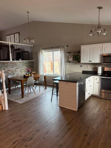 1271 Stone Ridge Road, Sauk Rapids, MN 56379