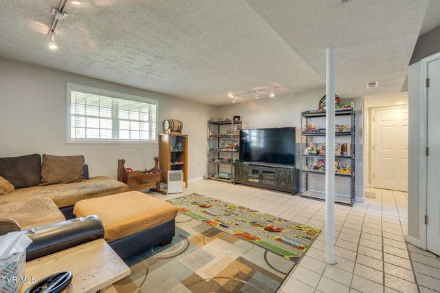 2324 Louita Avenue, Kingsport, TN 37660