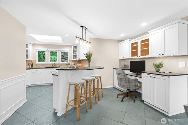 24215 75th Avenue SE, Woodinville, WA 98072