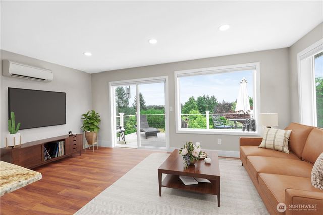 24215 75th Avenue SE, Woodinville, WA 98072