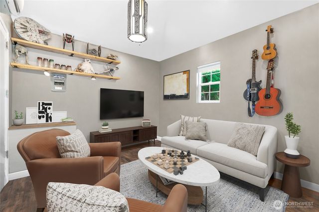 24215 75th Avenue SE, Woodinville, WA 98072